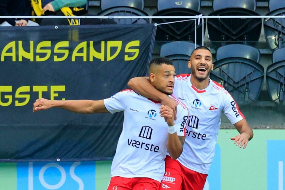 FFK kunne juble søndag. Her fra en tidligere kamp. Kristiansand 20210926. Fra 1 divisjonskampen i fotball mellom Start - Fredrikstad på Sør arena i Kristiansand. Jubel for 1-1 til Fredrikstad ved Riki Alba (t.v.)Foto: Tor Erik Schrøder / NTB