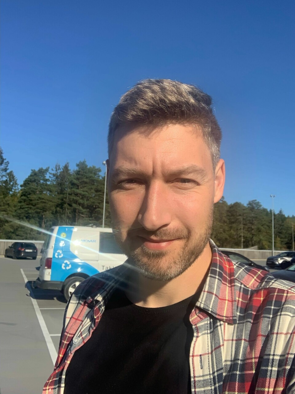 Erik Musum er miljøterapeut, gründer bak den plantebaserte matbutikken Loco og arrangør av Gullroten Food Awards. Erik Musum er miljøterapeut, gründer bak den plantebaserte matbutikken Loco og arrangør av Gullroten Food Awards.