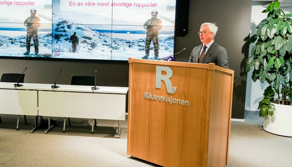 Riksrevisor Karl Eirik Schjøtt-Pedersen la fram rapport om Forsvarets kommunikasjonssystemer tirsdag. Den konkluderer med Riksrevisjonen fram sin sterkeste kritikkform – «svært alvorlig». Riksrevisor Karl Eirik Schjøtt-Pedersen la fram rapport om Forsvarets kommunikasjonssystemer tirsdag. Den konkluderer med Riksrevisjonen fram sin sterkeste kritikkform – «svært alvorlig». Foto: Ole Berg-Rusten / NTB