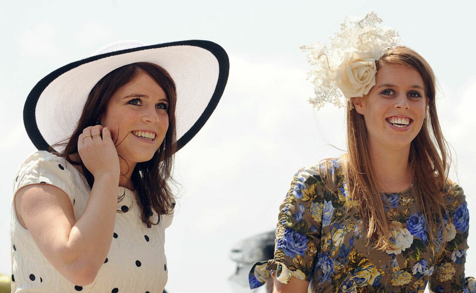 Artig med hatt: de to prinsessene Eugenie og Beatrice har alltid hatt sans for å pynte seg med fancy hodeplagg. Artig med hatt: de to prinsessene Eugenie og Beatrice har alltid hatt sans for å pynte seg med fancy hodeplagg.