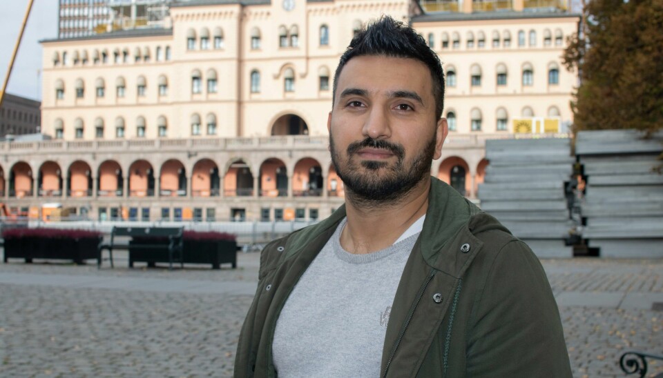 Siavash Mobasheri (Rødt) er spent på hvilke kutt byrådet kommer med når tilleggsinnstillingen til budsjettet legges frem torsdag. Siavash Mobasheri på Youngstorget