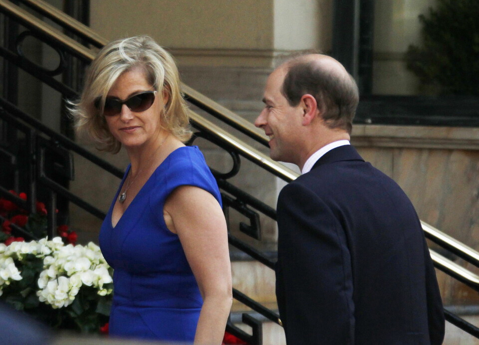 Grevinne Sophie og prins Edward har valgt bort å gi barna prins- og prinsessetitler. Grevinne Sophie og prins Edward har valgt bort å gi barna prins- og prinsessetitler.