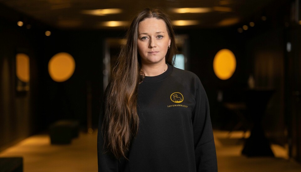 Styreleder i Løvemammaene Bettina Lindgren er fortørnet over vedtaket om å tillate helikopterlattform rett ved nyfødtmottaket på Rikshospitalet. Styreleder i Løvemammaene Bettina Lindgren er fortørnet over vedtaket om å tillate helikopterlattform rett ved nyfødtmottaket på Rikshospitalet.