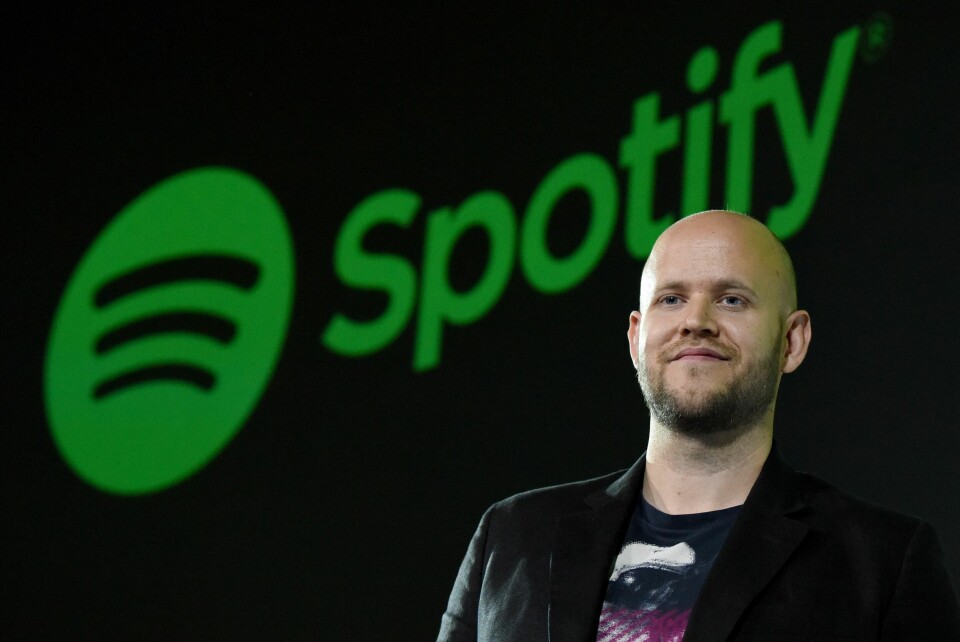 Daniel Ek, den svenske grunnleggeren av strømmegiganten Spotify, her i 2016. Daniel Ek, CEO of Swedish music streaming service Spotify, poses for photographers at a press conference in Tokyo on September 29, 2016. Spotify kicked off its services in Japan on Sept