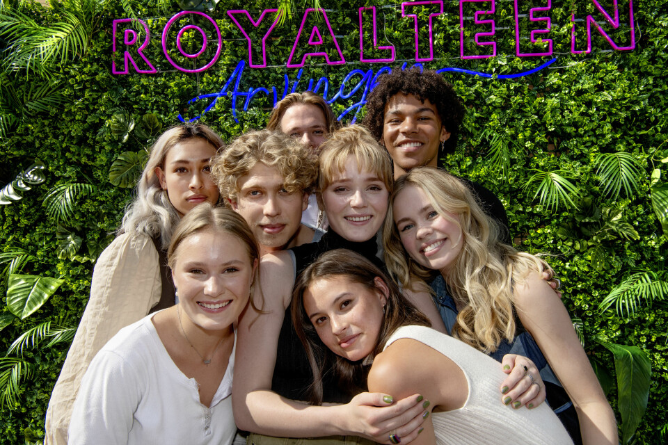 Ines Høysæter Asserson, Mathias Storhøi og øvrige skuespillere i Netflix filmen Royalteen. Ines Høysæter Asserson. Skuespiller. Spiller Lena i Netflix filmen Royalteen.