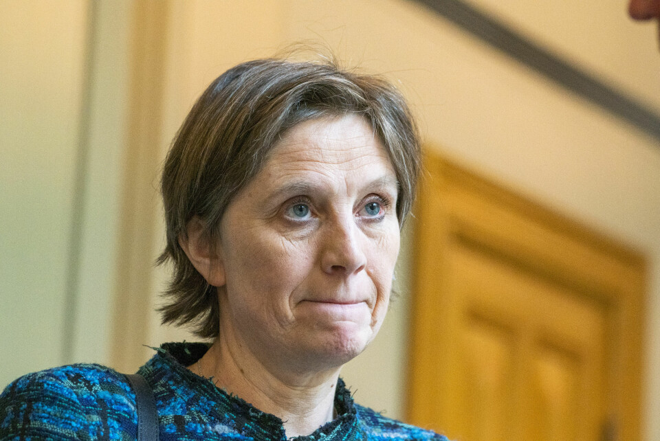 Barne- og familieminister Kjersti Toppe (Sp) har tidligere uttalt at hun forstår veldig godt at foreldre har opplevd det som belastende når skolene har sendt bekymringsmelding til barnevernet. Barne- og familieminister Kjersti Toppe (Sp) beklager overfor foreldre som opplever at skolen sender bekymringsmelding til barnevernet om barn med skolevegring.