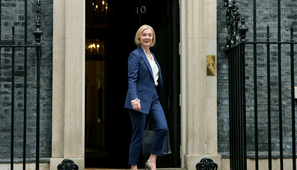 Liz Truss har vært britisk statsminister i seks uker. Stormen har ikke gitt seg mot Liz Truss, som har måttet tåle at skattegrepene hennes er reversert. Foto: Frank Augstein/AP/NTB