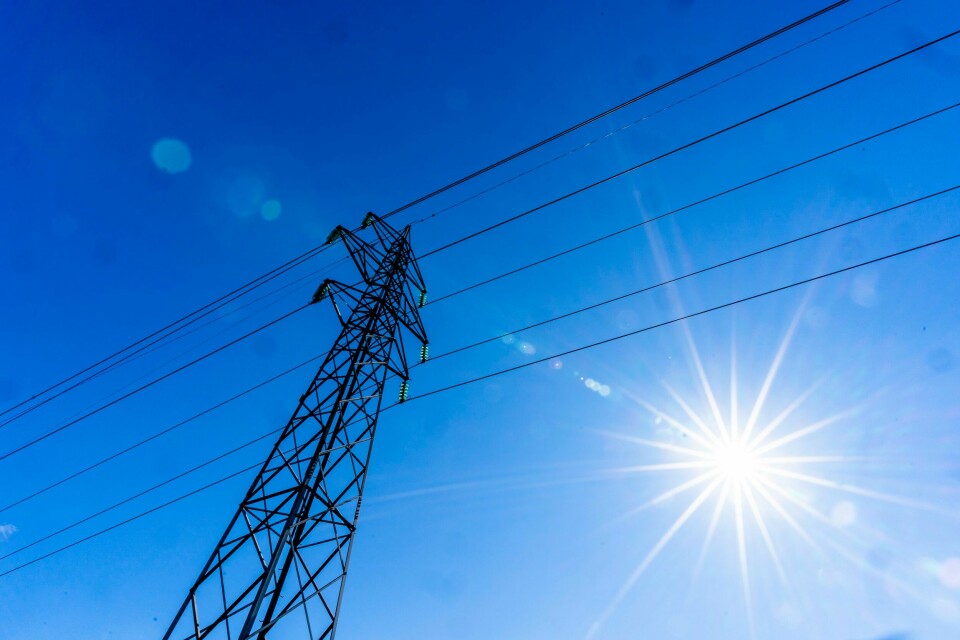 Stortinget sier tirsdag ja til tolv av de 94 strømforslagene til opposisjonen. Mer solenergi og bedre støtteordninger til enøktiltak er blant tingene de folkevalgte går inn for. Illustrasjonsfoto: Håkon Mosvold Larsen / NTB