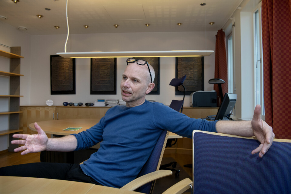 Administrerende direktør ved OUS, Bjørn Atle Bjørnbeth har nå bedt om at det vurderes et nytt alternativ for helikopterplattform ved Rikshospitalet. Administrerende direktør ved OUS, Bjørn Atle Bjørnbeth fikk koronaen rett i fanget da han begynte i jobben i februar i fjor.