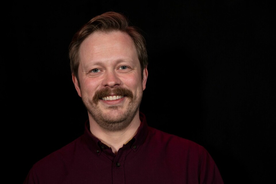 Einar Tørnquist Johansen er snart klar med flere reviderte episoder av podkasten «198 Land» Einar Tørnquists bok «198 land» trekkes fra butikkene. Årsaken er en grov faktafeil. Foto: Terje Bendiksby / NTB