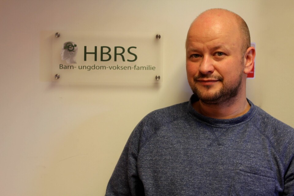 Mikael Scott Bjerkeli er seniorrådgiver i Harry Benjamin Ressurssenter, en pasient- og brukerorganisasjon for personer og pårørende til personer som opplever kjønnsdysfori, kjønnsinkongruens og kjønnsidentitetsutfordringer. Mikael Scott Bjerkeli er seniorrådgiver i Harry Benjamin ressurssenter, en pasient- og brukerorganisasjon for personer og pårørende til personer som opplever kjønnsdysfori, kjønnsinkongruens og kjønnsidentitetsutfordringer.