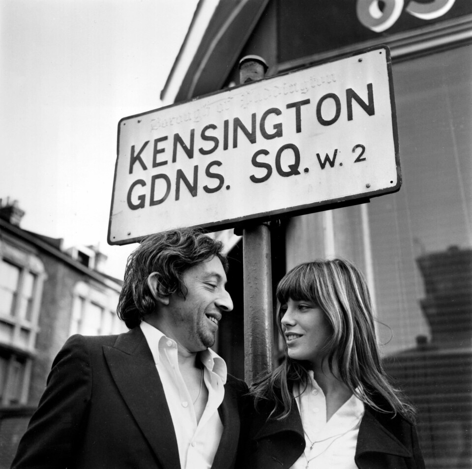 Jane Birkin sammen med den franske skuespilleren Serge Gainsbourg i Kensington Gardens Square i London. Jane Birkin og Serge Gainsborg satte fyr på hitlistene med 'Je T'aime Moi Non Plus' i 1969.