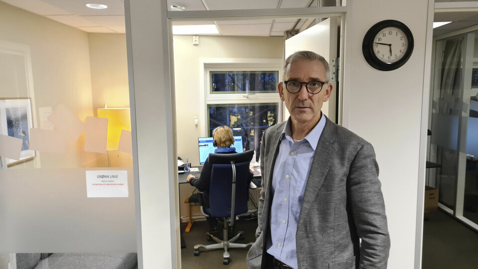 Kirkens SOS besvarer rundt 200 000 henvendelser hvert eneste år. Sist måned fikk krisetjenesten 400 henvendelser fra godt voksne mennesker som sliter med selvmordstanker, forteller generalsekretær Lasse Heimdal. Kirkens SOS besvarer rundt 200 000 henvendelser hvert eneste år. Sist måned fikk krisetjenesten 400 henvendelser fra godt voksne mennesker som sliter med selvmordstanker, forteller generalsekretær Lasse Heimdal.
