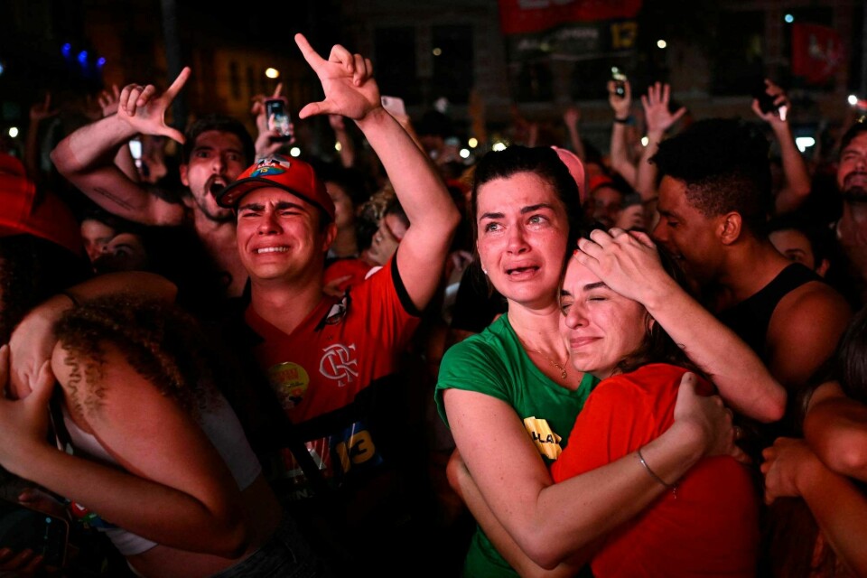 Enorm lettelse og glede hos tilhengere av Luiz Inacio Lula da Silva i Rio de Janeiro. Enorm lettelse og glede hos tilhengere av Luiz Inacio Lula da Silva i Rio de Janeiro.