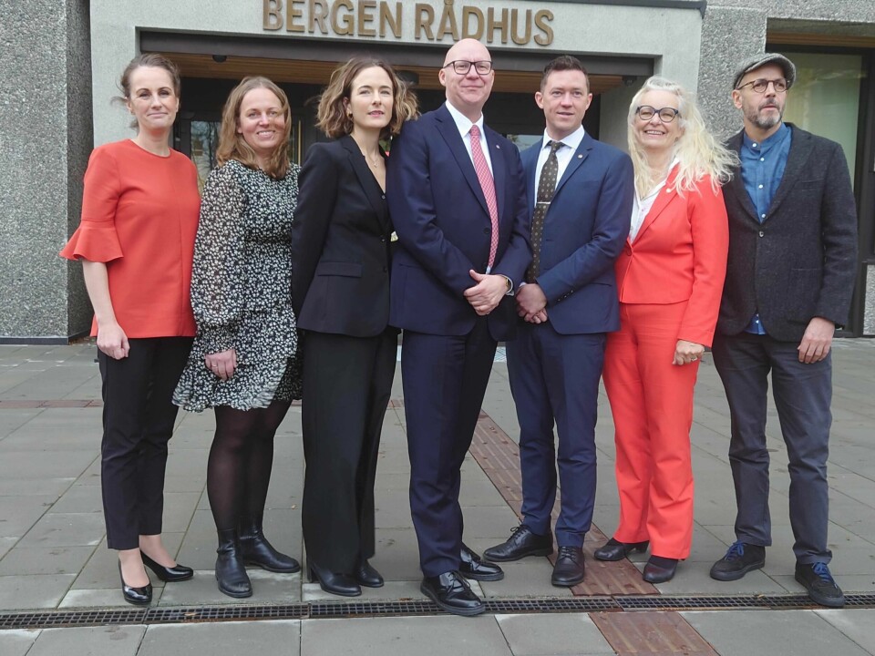 Bergens nye byråd fra venstre: Line Berggren Jacobsen, Ingrid Nergaard Fjeldstad, Linn Pilskog, Rune Bakervik, Per-Arne Larsen, Ruth Grung og Eduardo Andersen. Bergens nye byråd fra venstre: Line Berggren Jacobsen, Ingrid Nergaard Fjeldstad, Linn Pilskog, Rune Bakervik, Per-Arne Larsen, Ruth Grung og Eduardo Hansen.