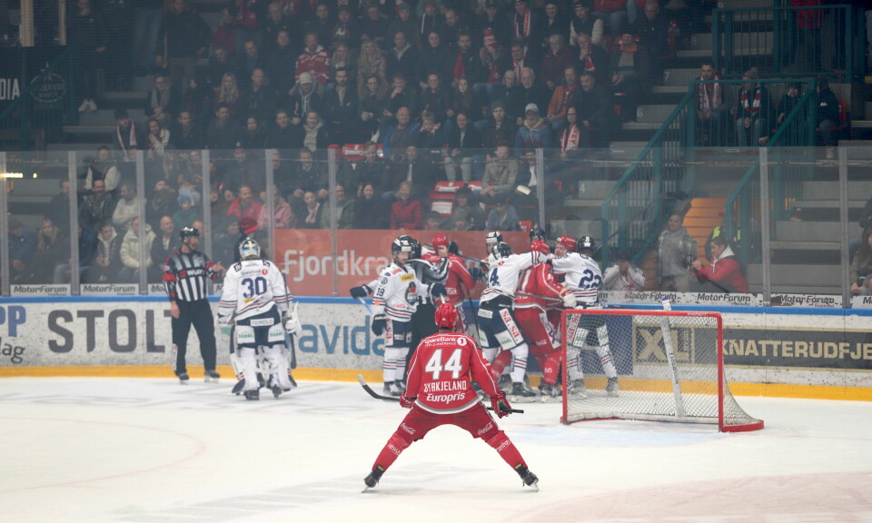 Tenning på isen og fullt på tribunen da Sparta gjestet Stjernehallen torsdag. Stjernen-Sparta 1-3 i Stjernehallen 3. november 2022.
