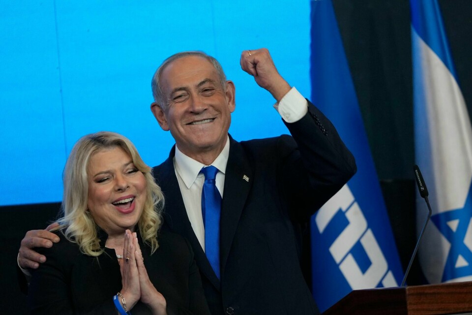 Korrupsjonstiltalte Benjamin Netanyahu kan igjen innta statsministerstolen – med støtte fra den høyreekstreme alliansen Religiøs sionisme. Korrupsjonstiltalte Benjamin Netanyahu kan igjen innta statsministerstolen – med støtte fra den høyreekstreme alliansen Religiøs sionisme.