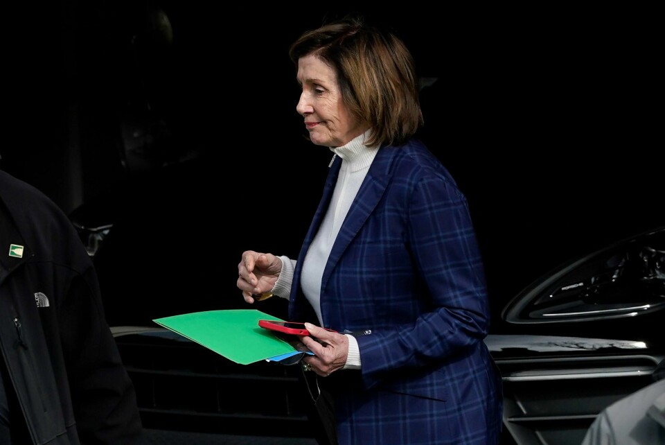 Demokraten Nancy Pelosi sier at angrepet på ektemannen vil påvirke beslutningen om hun vil fortsette i Kongressen. Demokraten Nancy Pelosi sier at angrepet på ektemannen vil påvirke beslutningen om hun vil fortsette i Kongressen. Foto: Jeff Chiu / AP / NTB