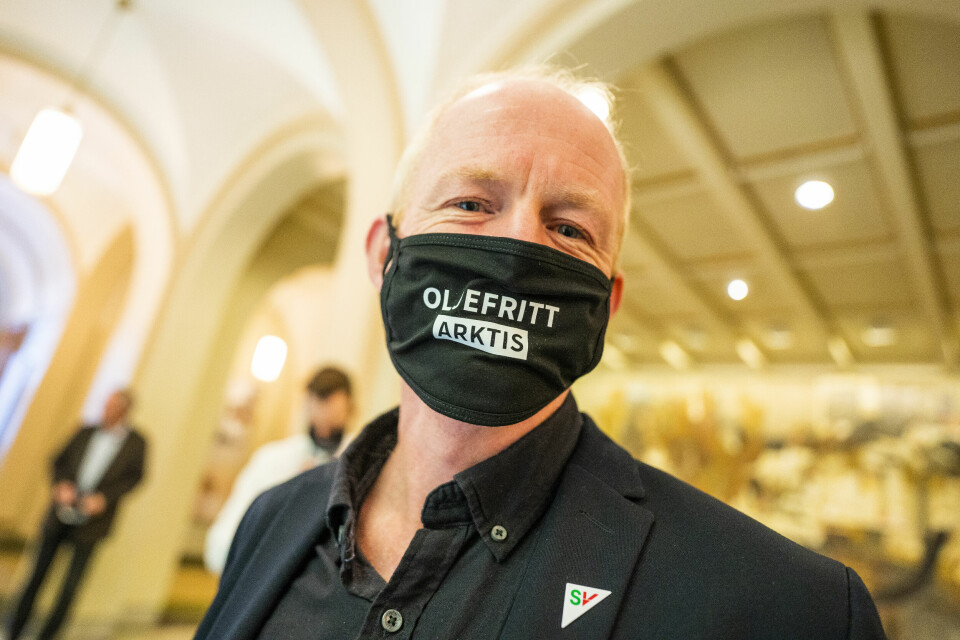 Dette munnbindet trenger ikke lenger SVs Lars Haltbrekken av flere grunner. Nå kan partiet hans konsentrere seg om andre miljø- og klimasaker enn Wisting-feltet i budsjettforhandlingene med Ap og Sp. Dette munnbindet trenger ikke lenger SVs Lars Haltbrekken av flere grunner. Nå kan partiet hans konsentrere seg om andre miljø- og klimasaker enn Wisting-feltet i budsjettforhandlingene med Ap og Sp.