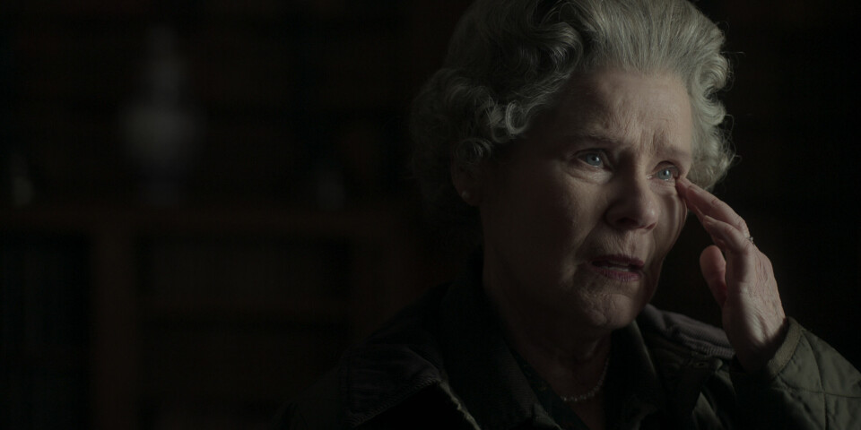 Imelda Staunton som en hardt prøvet dronning Elizabeth II i «The Crown». «The Crown»