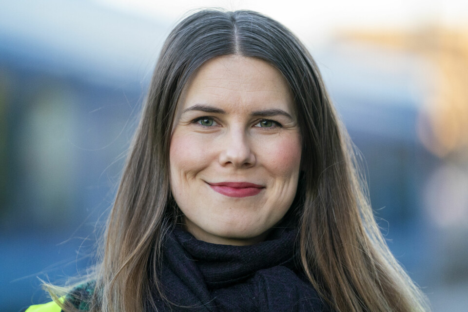 – Det er viktig at folk velger kollektiv, sykkel og gange fremfor bil. , Sirin Hellvin Stav (MDG). – I mange tiår ble Oslo bygget på bilens premisser. Nå har vi bygget mange kilometer med sykkelveier, og begynner å se effektene av det, konstaterer byråd for miljø og samferdsel, Sirin Hellvin Stav (MDG).