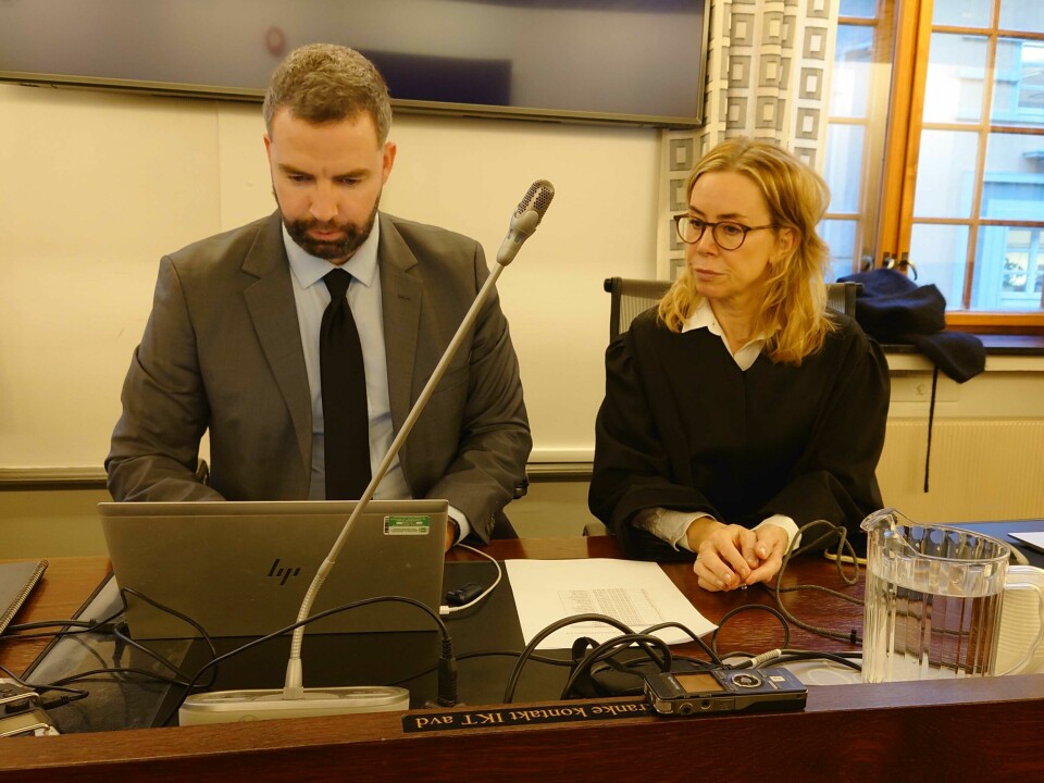 Politioverbetjent i PST Kim Ruderaas Sæter og statsadvokat Marit Formo i Hordaland tingrett tirsdag. Kim Ruderaas Sæter, politioverbetjent PST og Marit Formo, statsadvokat, dronetiltalt russer