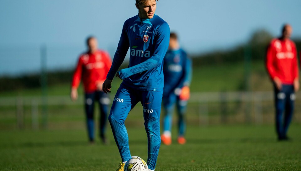 Martin Ødegaard slutter aldri å imponere. Arsenal-kapteinen har startet samtlige av Norges kamper siden Ståle Solbakken ble landslagssjef. Martin Ødegaard slutter aldri å imponere. Arsenal-kapteinen har startet samtlige av Norges kamper siden Ståle Solbakken ble landslagssjef. Foto: Fredrik Varfjell / NTB