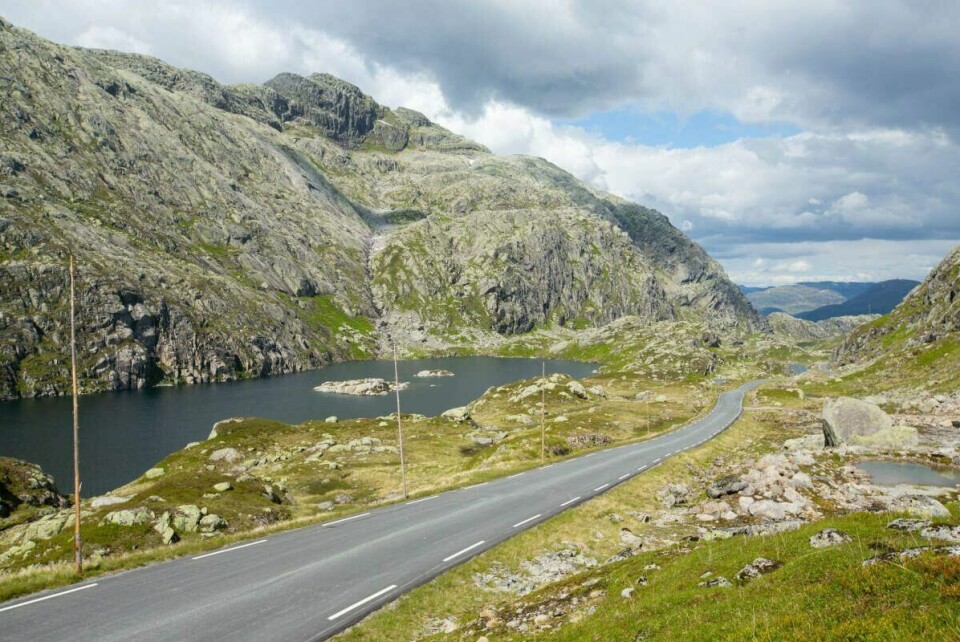 Fylkesvei 520 Røldalvegen er en spektakulær fjellovergang mellom Sauda i Ryfylke og Røldal i Hardanger. Fylkesvei 250 Røldalvegen er en spektakulær fjellovergang mellom Sauda i Ryfylke og Røldal i Hardanger.