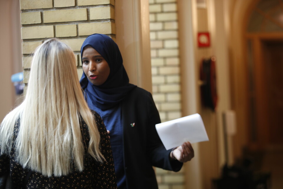 Marian Hussein (SV) reagerer på helseministerens uttalelser. Helsepolitisk talsperson Marian Hussein i SV mener at grunnbemanningen i helsetjenestene må styrkes. Foto: Javad Parsa / NTB