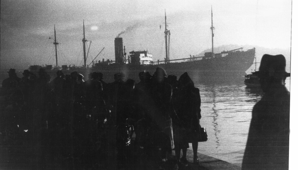 26. november 1942 ble 529 norske jøder deportert til utryddelsesleiren Auschwitz. Bildet er fra Amerikalinjens kai da skipet Donau satte kursen mot Polen. Arkivfoto: Georg W. Fossum / NTB 26. november 1942 ble 529 norske jøder deportert til utryddelsesleiren Auschwitz. Bildet er fra Amerikalinjens kai da skipet Donau satte kursen mot Polen. Arkivfoto: Georg W. Fossum / NTB