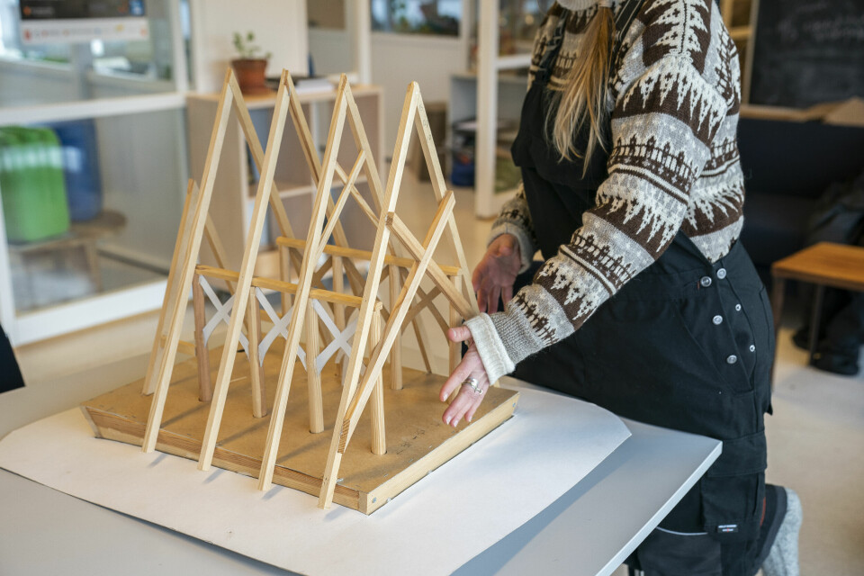 I 2019 var Håpets katedral bare en modell i tre. Nå kan den bli «årets vakreste nybygg». – Det er gøy at vi som et flerreligiøst byggverk blir lagt merke til, sier visjonær leder Solveig Egeland. Modell av Håpets Katedral
