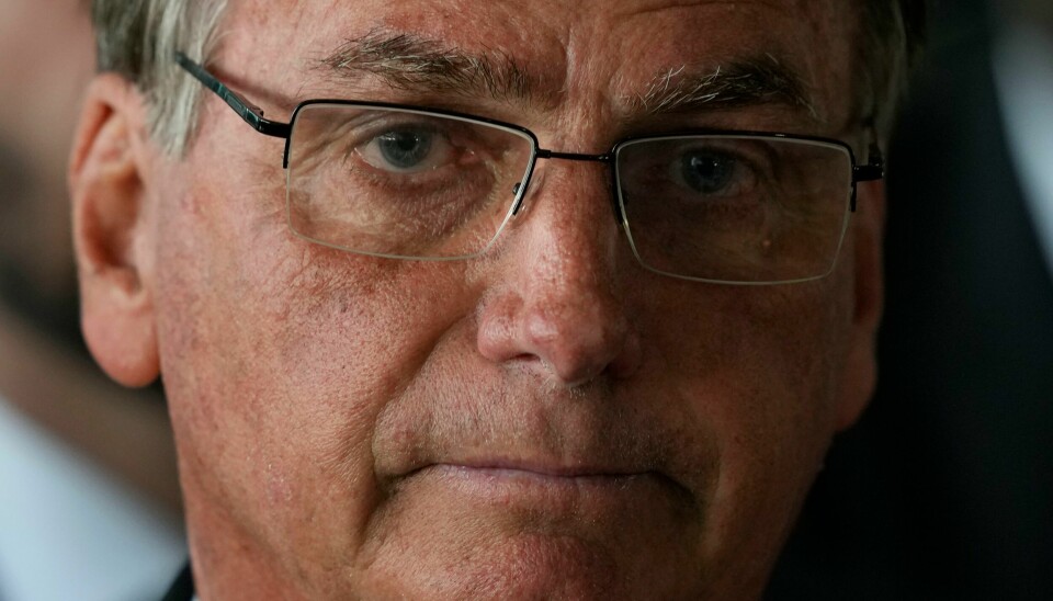 Brasils øverste valgmyndighet avviser blankt president Jair Bolsonaros forsøk på å utfordre valgresultatet. Brasils president Jair Bolsonaro har fått påvist en hudinfeksjon, sier landets visepresident. Foto: Eraldo Peres / AP / NTB