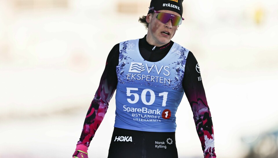 Johannes Høsflot Klæbo planlegger å gå NM-femmila lørdag. En preget Johannes Høsflot Klæbo etter målgang på den tunge 10-kilometeren under NM i Lillehammer fredag. Foto: Geir Olsen / NTB