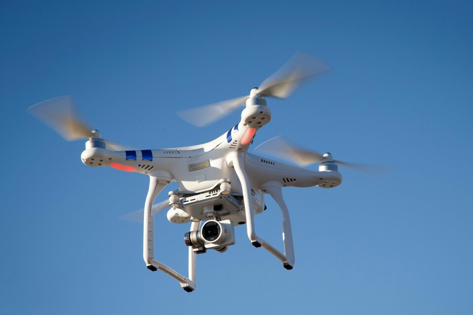 Illustrasjonsfoto. Avinor opplyser at bruk av droner ved flyplasser er et økende problem. Foto: Heiko Junge / NTB