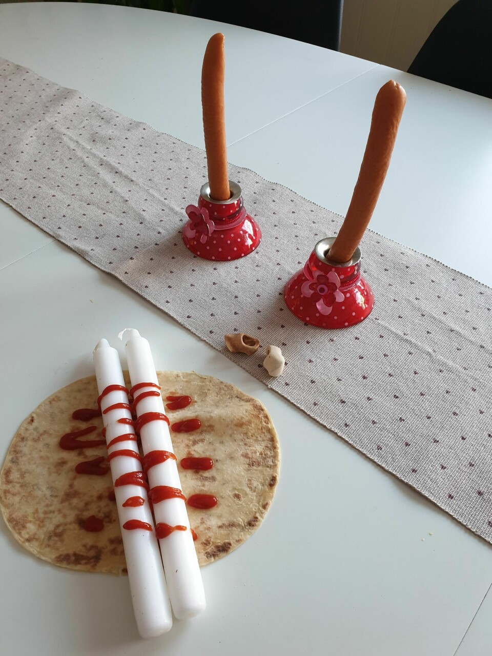 Pølsefest: Rampenissen inviterer. Pølsefest: Rampenissen inviterer.