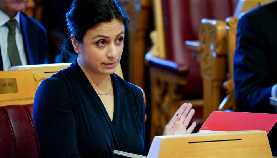 Hadia Tajik (Ap). Hadia Tajik (Ap)