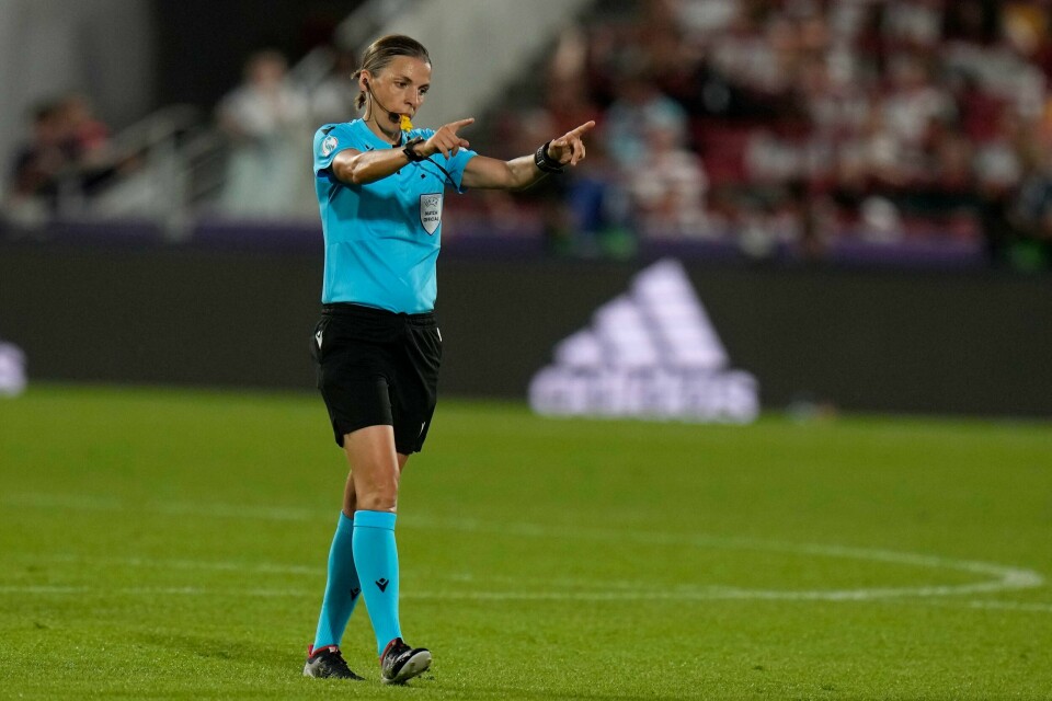 Stéphanie Frappart skal dømme Tysklands kamp mot Costa Rica i Qatar-VM. Stéphanie Frappart skal dømme Tysklands kamp mot Costa Rica i Qatar-VM. Foto: Alessandra Tarantino / AP / NTB