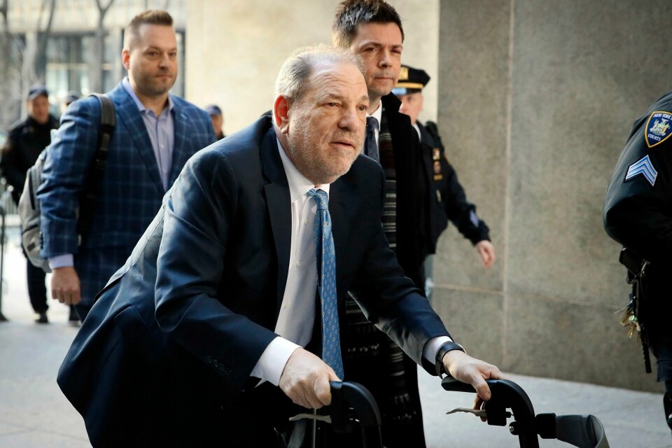 Harvey Weinstein fotografert i forbindelse med rettssaken mot ham i New York. Nå er han også funnet skyldig i voldtekt og overgrep i Los Angeles. Harvey Weinstein. Arkivfoto: John Minchillo / AP / NTB