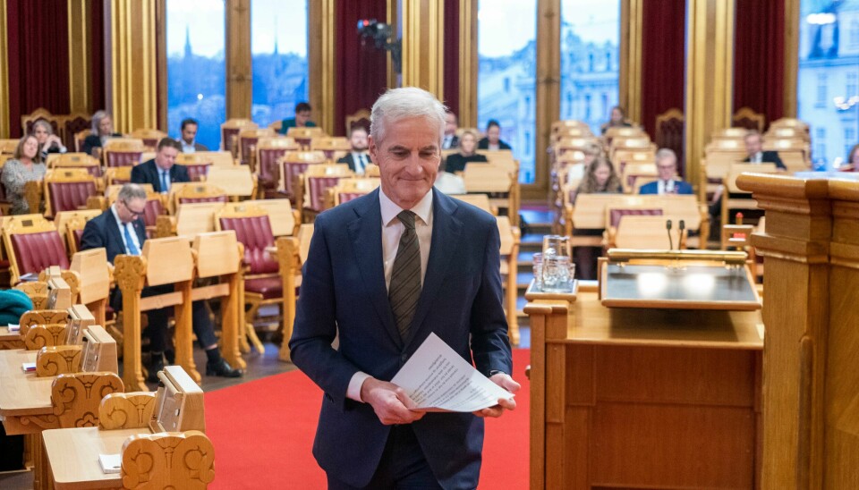 Aps krisemålinger kan tvinge fram et lederspørsmål før Ap-landsmøtet i mai. Det sier Dagsavisens kommentator Hege Ulstein- – Vi har ein plan, og den følgjer vi, slo statsminister Jonas Gahr Støre (Ap) fast i finansdebatten på Stortinget torsdag. Foto: Terje Pedersen / NTB / NPK