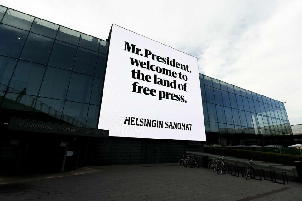 Det lå trolig noen solide porsjoner finsk galgenhumor bak da Helsingin Sanomat heiste opp veggreklamer med «Mr. president, welcome to the land of free press» da Vladimir Putin og Donald Trump skulle møtes i Helsingfors sommeren 2018, skriver Bjørn Sæbø. Finland