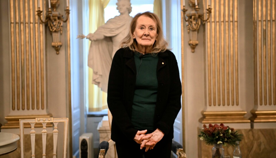 Annie Ernaux (82) er årets nobelprisvinner i litteratur. Nå er hun på plass i Sverige. Annie Ernaux (82) er årets nobelprisvinner i litteratur. Nå er hun på plass i Sverige. Foto: Anders Wiklund / TT