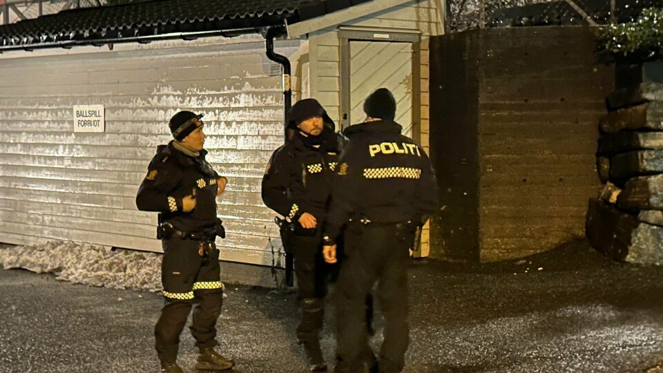 I følge politiet er to personer døde etter en voldshendelse i Bergen. Politi