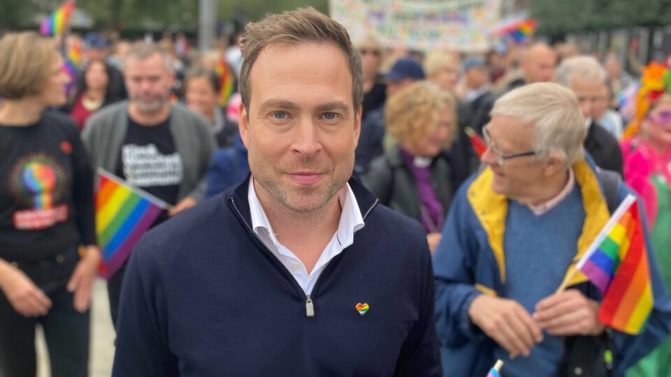 Leder for Oslo Pride, Dan Bjørke, i regnbuetoget i Oslo i september 2022. Leder for Oslo Pride, Dan Bjørke, i regnbuetoget i Oslo i september 2022.
