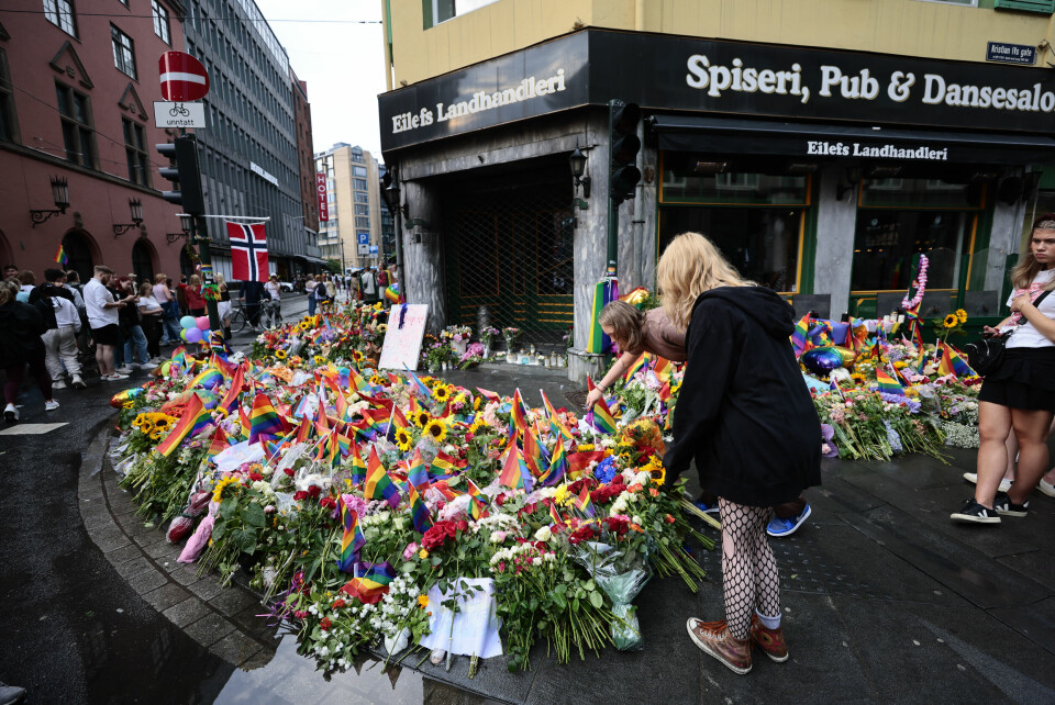 Blomsterhavet i Rosenkrantzgate i Oslo hvor to personer ble drept og flere såret natt til lørdag 25. juni. Blomsterhavet i Rosenkrantzgate i Oslo hvor to personer ble drept og flere såret natt til lørdag 25. juni.