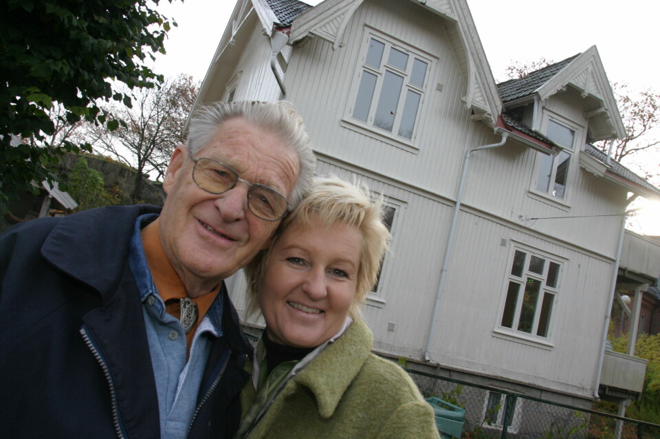 Demokraten var med da Egil Carlsen og Irén Meyer flyttet Åpent hus til Steffens vei 1 i oktober 2004. Demokraten var med da Egil Carlsen og Irén Meyer flyttet Åpent hus til Steffens vei 1 i oktober 2004.