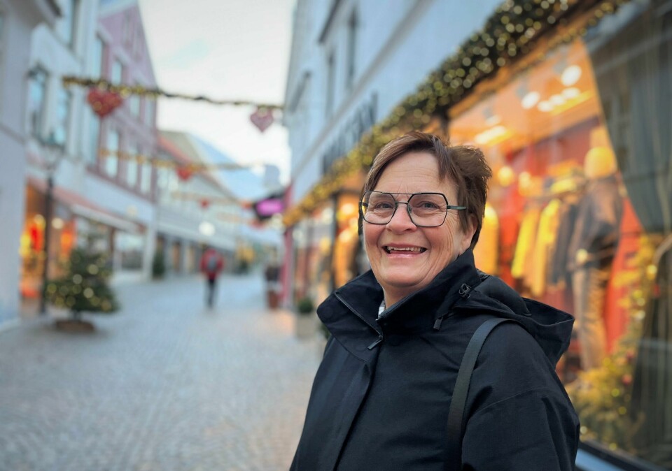 Lois Lunde synes det er synd å la gaver bare bli liggende, spesielt hvis de også er dyre. Lois Lunde