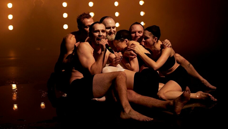 Og etter festen kommer nachspielet. Fra «Tid for glede» på Det Norske Teatret. «Tid for glede»