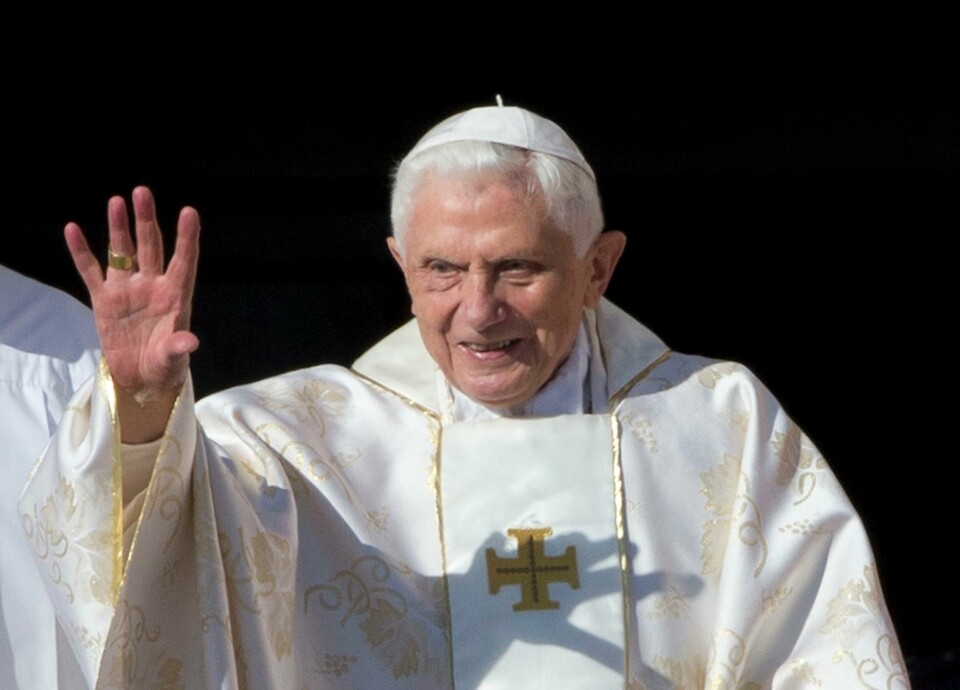 Pave Benedikt XVI var ingen reformator og høstet skarp kritikk for sitt kompromissløse syn på alt fra abort og prevensjon til homofili og sølibat. Pave Benedikt XVI var ingen reformator og høstet skarp kritikk for sitt kompromissløse syn på alt fra abort og prevensjon til homofili og sølibat. Foto: AP / NTB