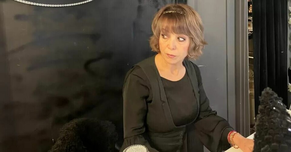 – Alle frisører blir til slutt psykologer også, sier Golandam Mirshahi. – Alle frisører blir til slutt psykologer også, sier Golandam Mirshahi.
