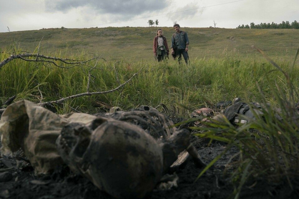 «The Last of Us» på HBO Max er selvsagt med på listen over beste TV-drama i 2023. Å få ferdig neste sesong av «The Last of Us» er førsteprio for HBO nå, etter at streiken forsinket manus til oppfølgeren. Det må være ferdig til den dagen skuespillerstreiken er over, og Pedro Pascal og Bella Ramsay kan gå inn i rollene som Joel og Ellie igjen.